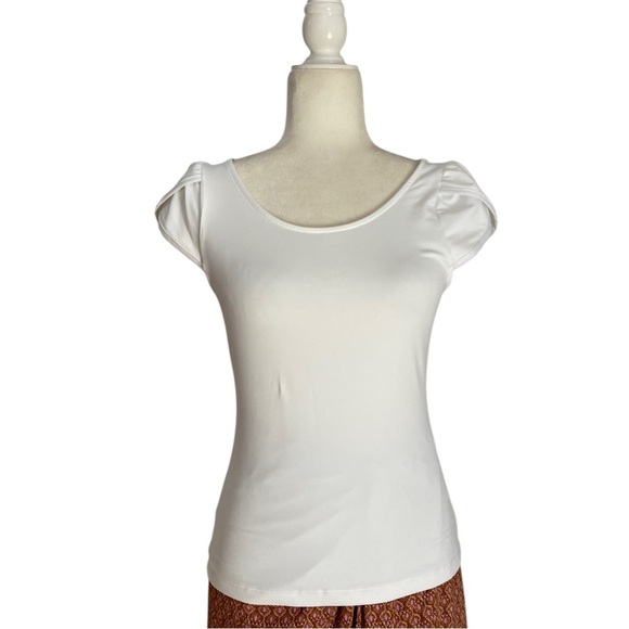 L’Oeuf Poche’ Short Puff Tulip sleeve Top White - Picture 2 of 7